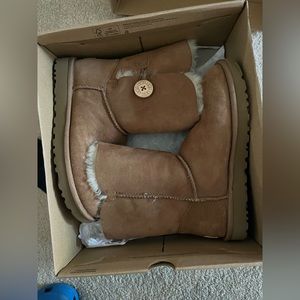 Bailey Button Uggs.